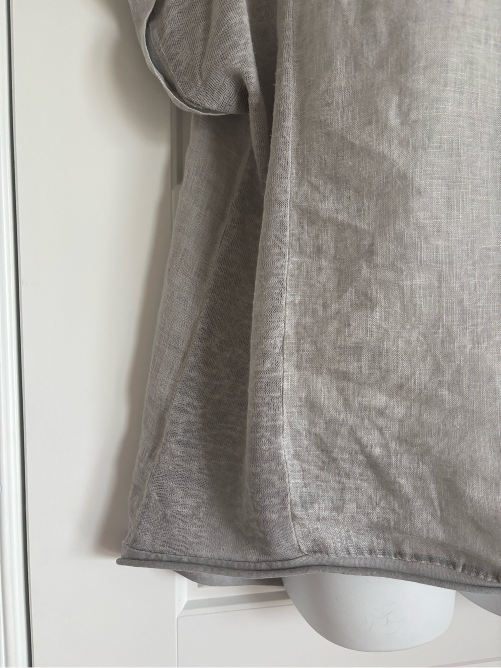 Camille & Co linen Lightweight Gray V-Neck Women's Top - Picture 2 of 4